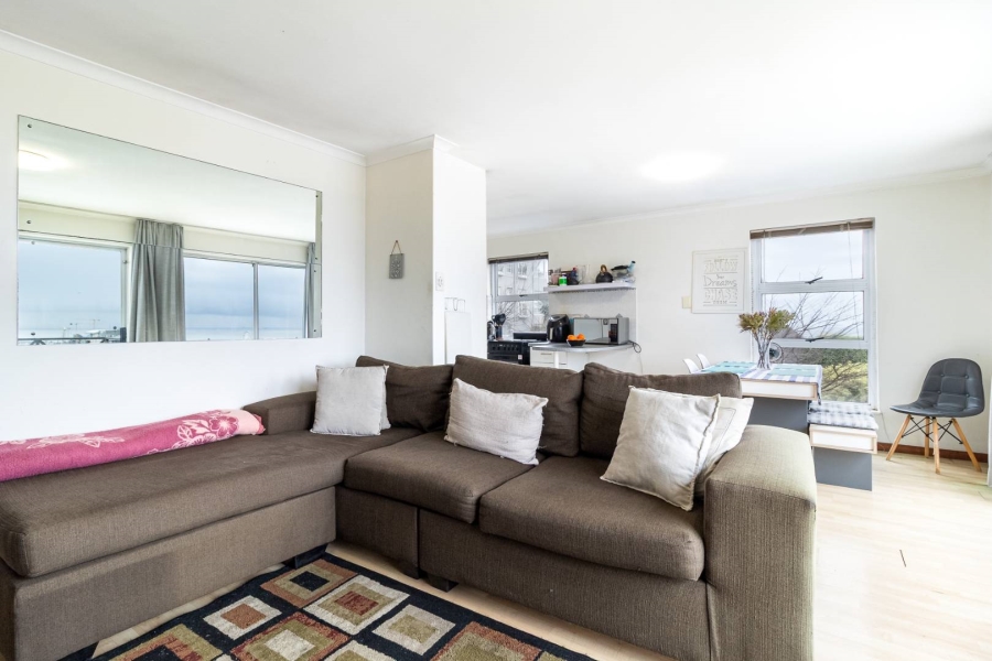 To Let 2 Bedroom Property for Rent in Green Point Western Cape